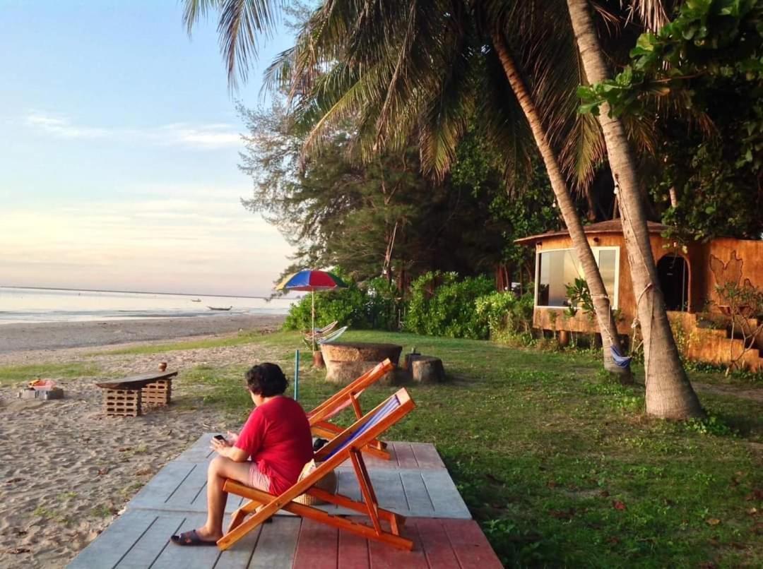 Ban Tawansongfa Hotel Lang Suan Ngoại thất bức ảnh