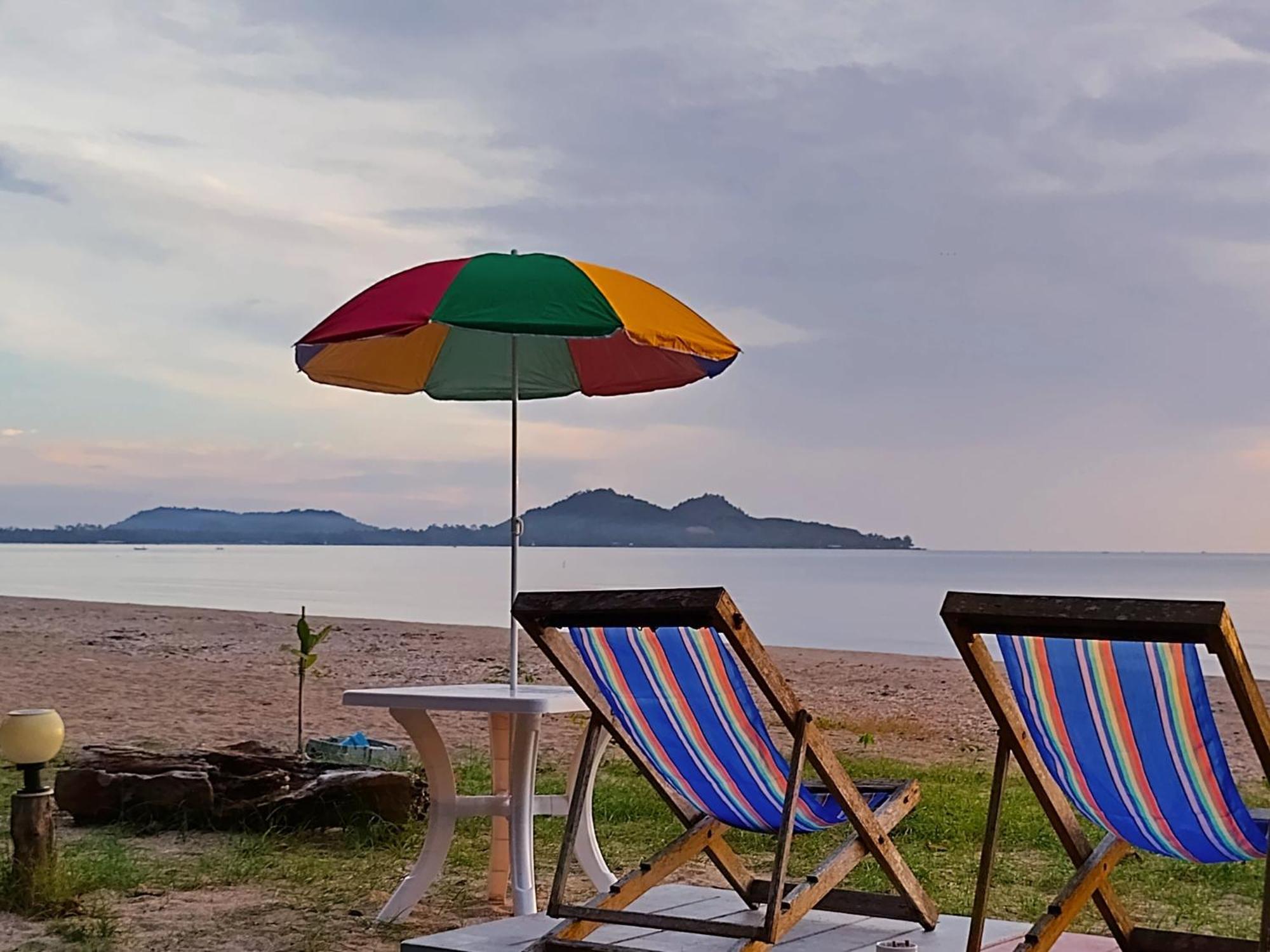 Ban Tawansongfa Hotel Lang Suan Ngoại thất bức ảnh